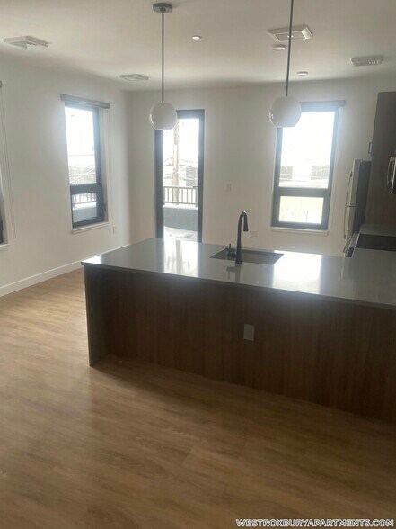 Building Photo - 199 Gardner St