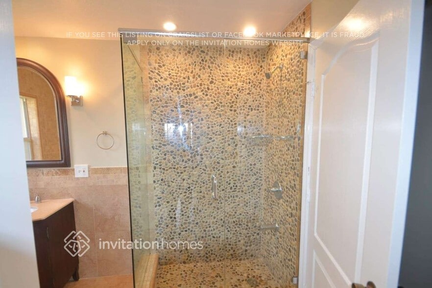 Building Photo - 16244 SW 44th Ln