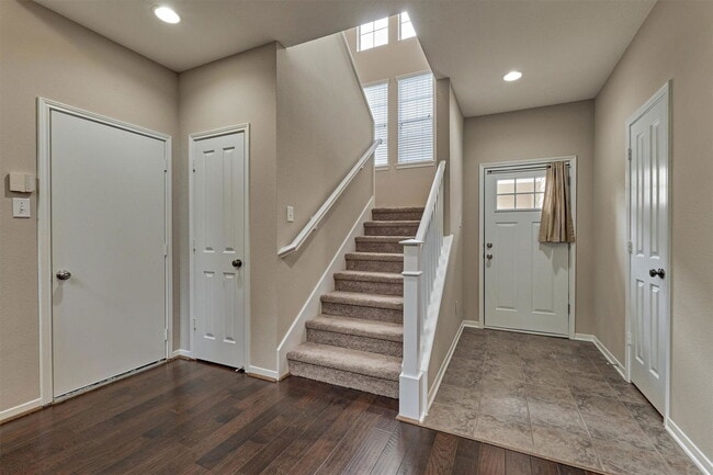 Building Photo - 83 Woodlily Pl