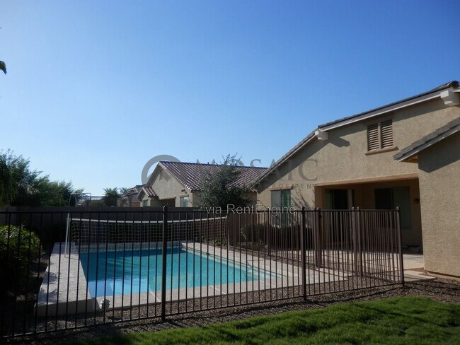 Building Photo - 1463 E Prescott Pl