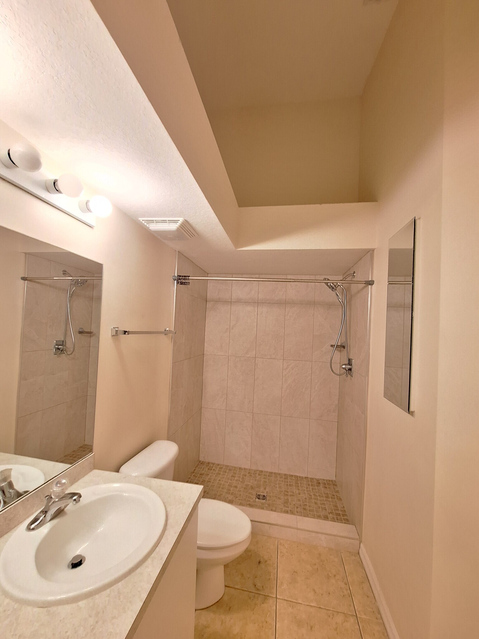 Main Bathroom - 25727 Lake Amelia Way