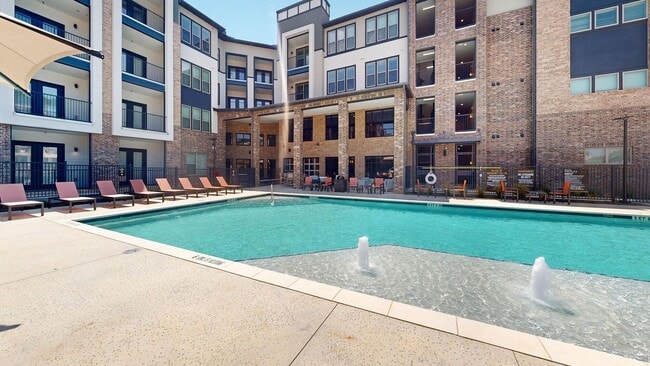 Building Photo - 3351 Walton Dr