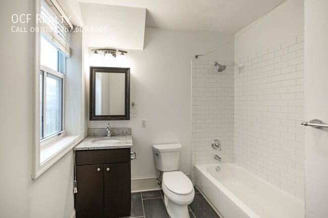 Building Photo - 1310 Spruce St