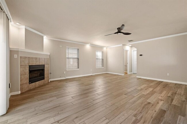 Building Photo - 3809 Tailfeather Dr