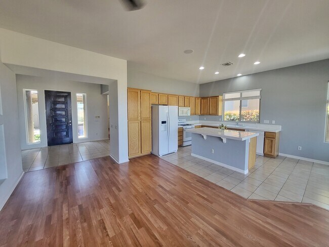 Building Photo - 47 Fountainhead Cir