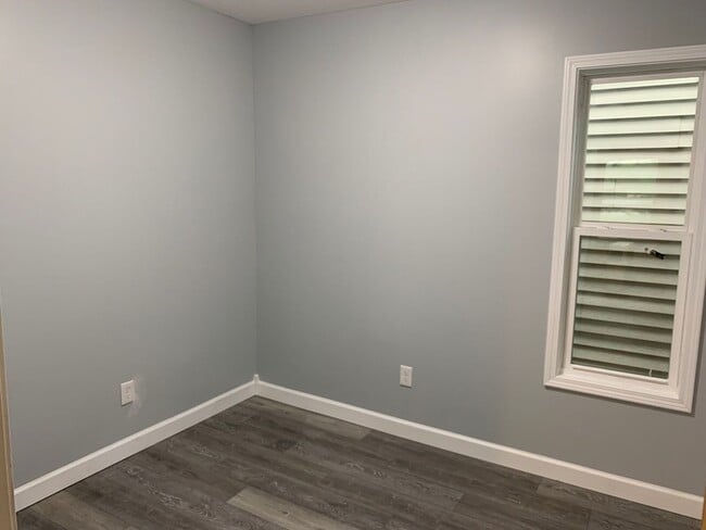 Building Photo - 4 bed/2 bath house in the heart of the Wes...