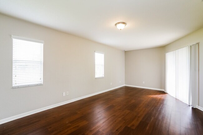 Building Photo - 3729 SW 1st Pl