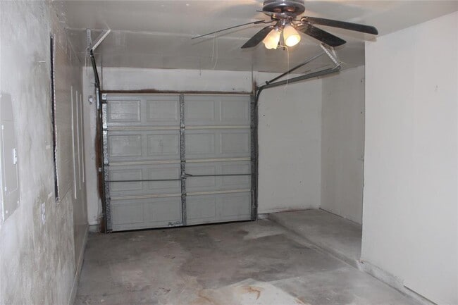 Building Photo - 504 Sierra Cove