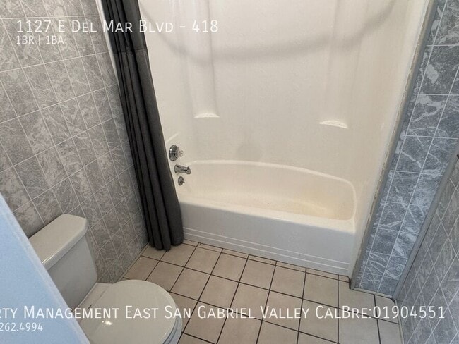 Building Photo - 1127 E Del Mar Blvd