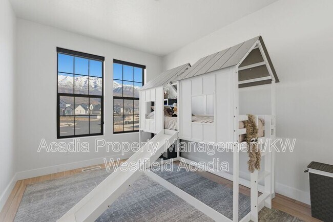 Building Photo - 1437 W Valley Dr