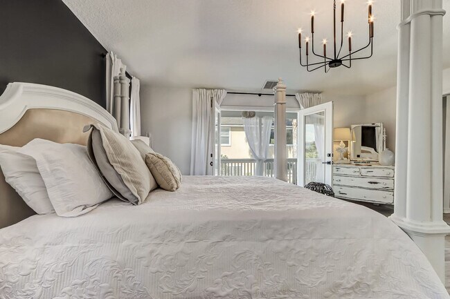 Building Photo - 156 Meadow Ave