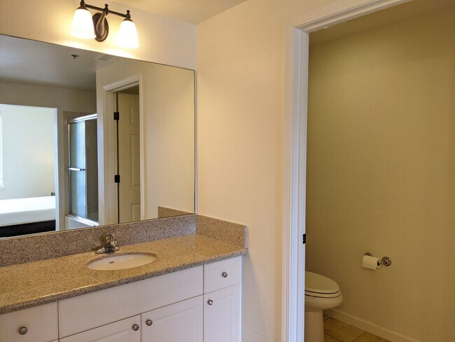 Building Photo - 1604
