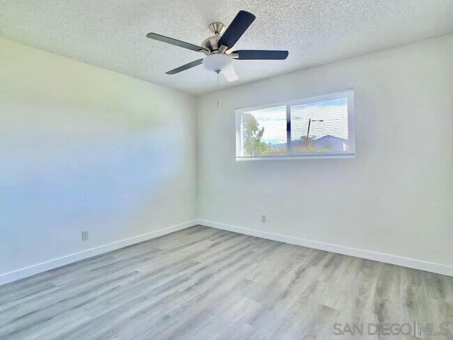 Building Photo - 1496 Oakdale Ave