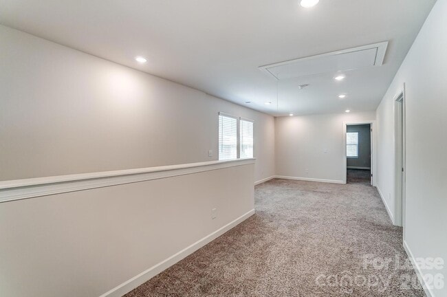 Building Photo - 3026 Lisburn St