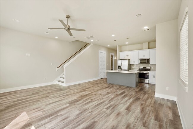 Building Photo - 2509 Des Chaumes St