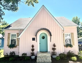 Building Photo - The Pink House