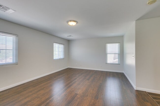Building Photo - Remodeled 3-Bedroom Home with Loft.