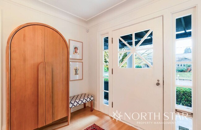 Building Photo - Classic Portland Home Heart of Irvington