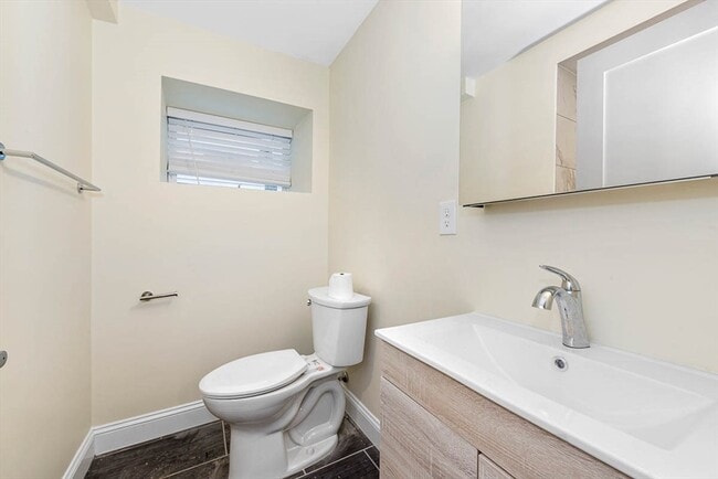 Building Photo - 70-72 Stanley Ave