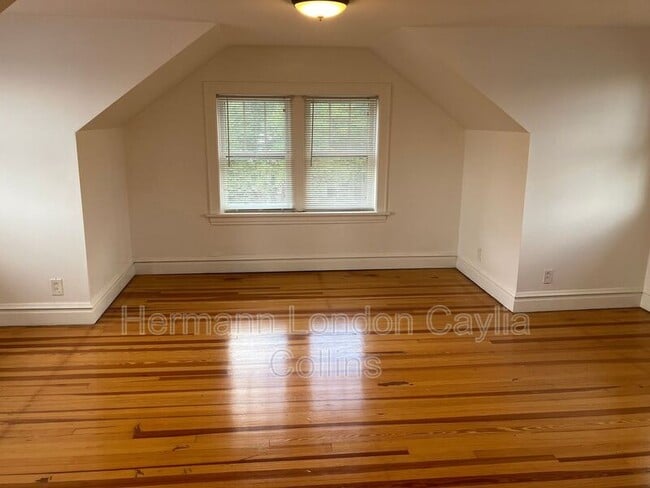 Building Photo - 4910 Bonita Ave