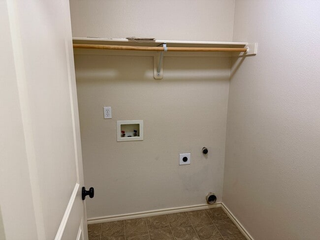 Building Photo - Bethany Village-Two bedroom TH Delight