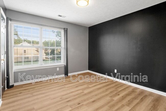 Building Photo - 16309 Smithfield Heights Dr