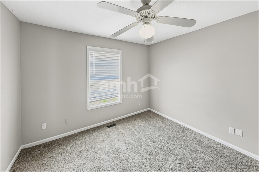Building Photo - 2105 SW Eyrie Rd