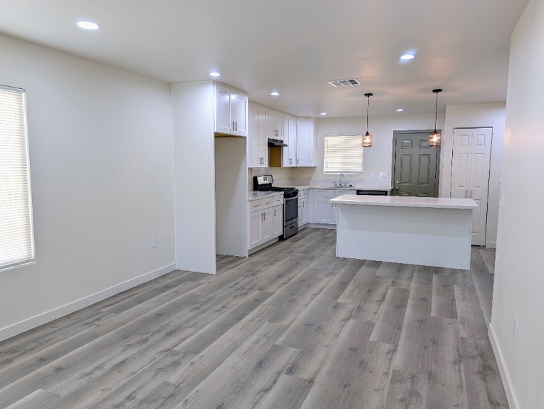 Building Photo - 1358 N Murray St