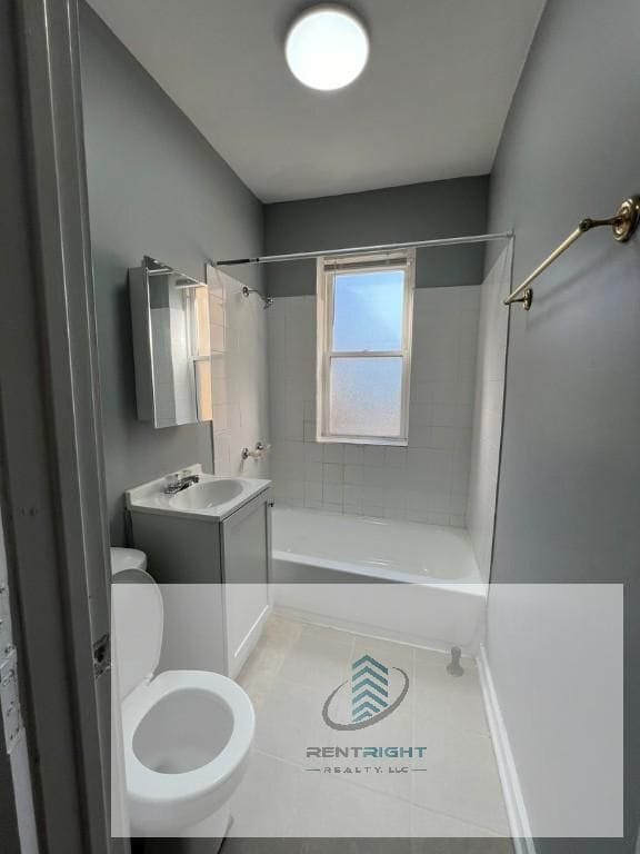 Building Photo - 348 W 74th St