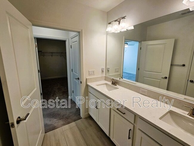 Building Photo - 10980 Gable Dig Lp