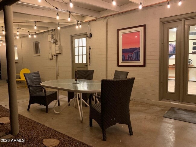 Building Photo - 3018 S Dromedary Dr