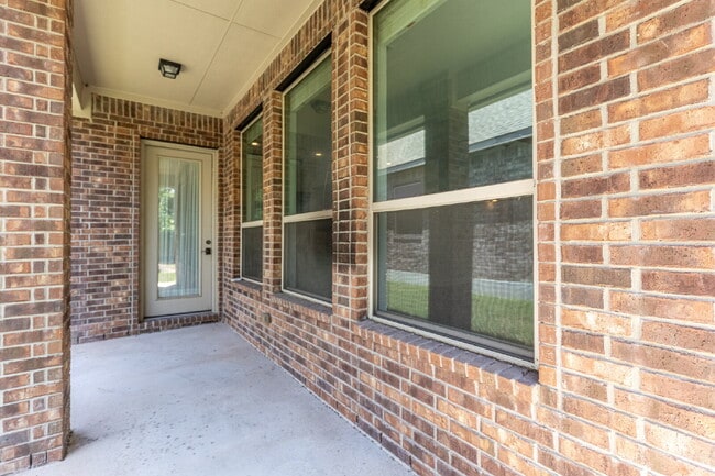 Building Photo - 5041 Country Nest