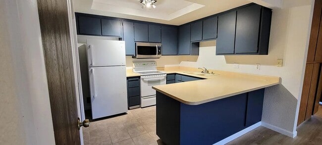 Building Photo - 1367 Nyack Pl