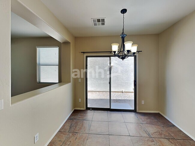 Building Photo - 3774 E Santa Fe Ln
