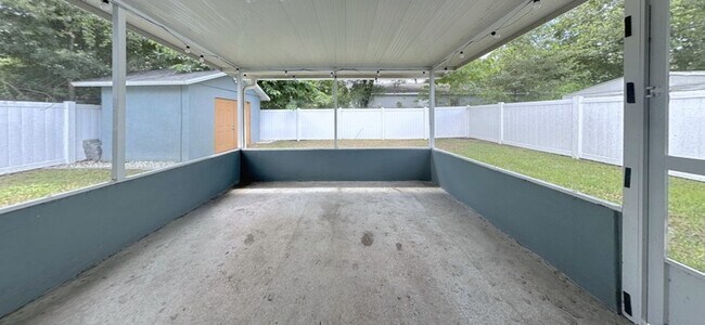 Building Photo - 2917 E Yukon St