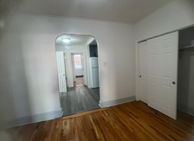 Building Photo - 417 19th St