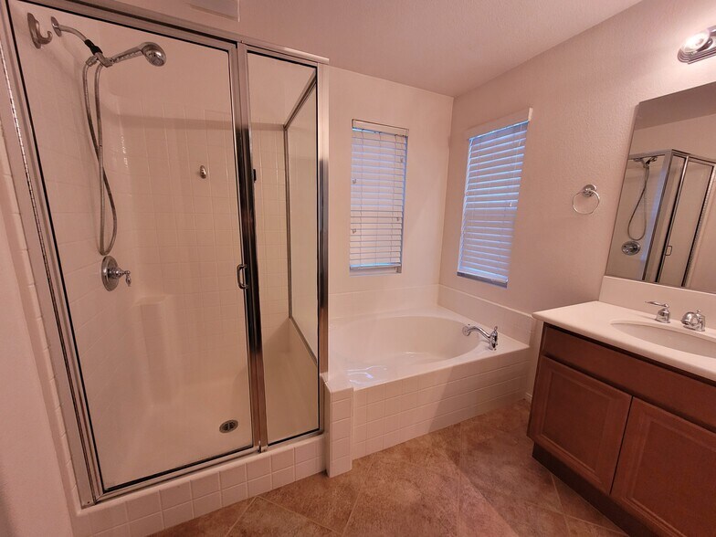 Building Photo - 1485 Mosaic Gln