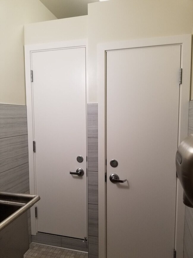 Building Photo - Broadwell, LLC (Broadway-Powell)