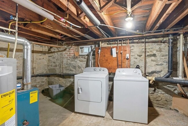 Building Photo - 14 Church St