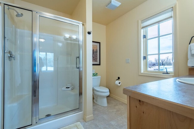 Building Photo - 2022 Creek Resort Cir