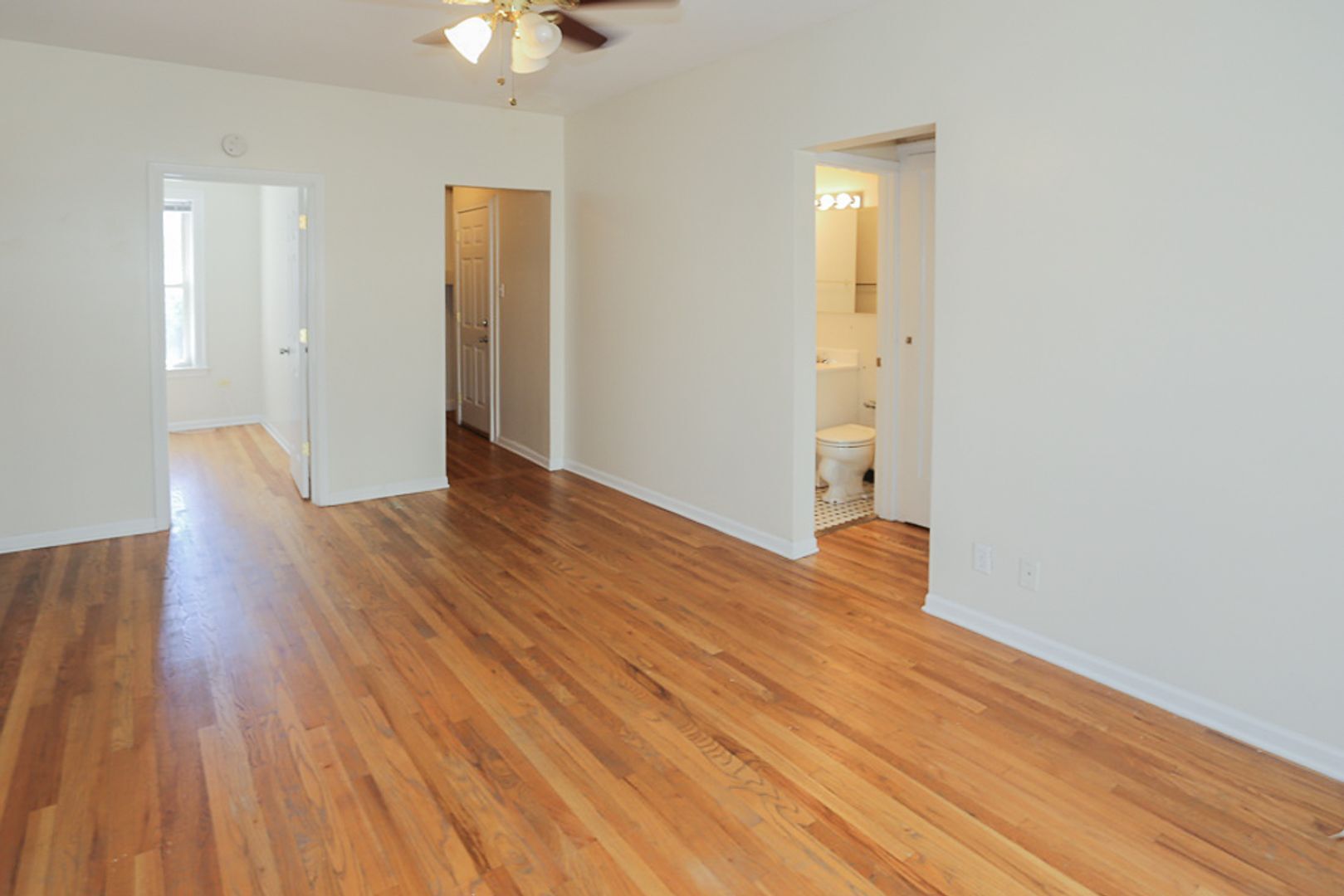 Building Photo - 3917 N Pine Grove Ave