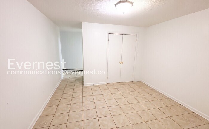 Building Photo - 1851 Dana Ln