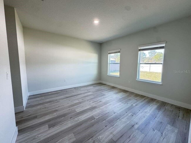 Building Photo - 4513 SW 170th Street Rd