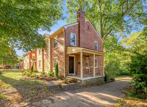 Building Photo - 494 Bob O Link Dr