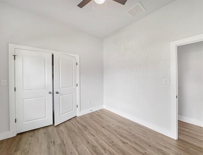 Building Photo - 4818 Paula St