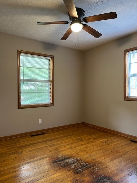 Building Photo - 2545 S Nettleton Ave