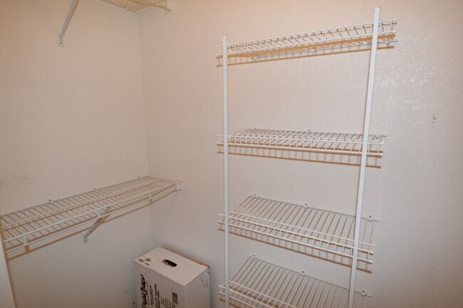 Building Photo - 146 W 1230 N