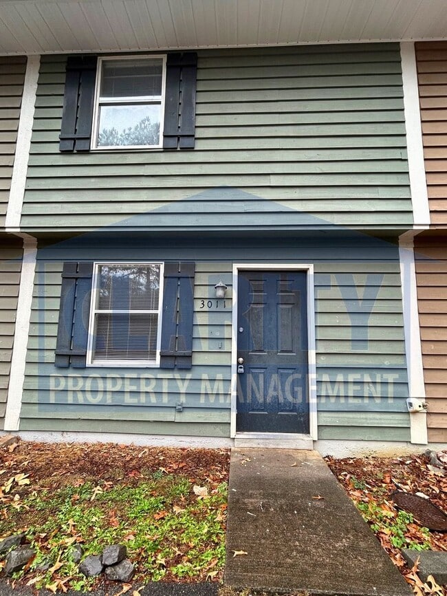 Building Photo - Two bedroom apartment! Great location!