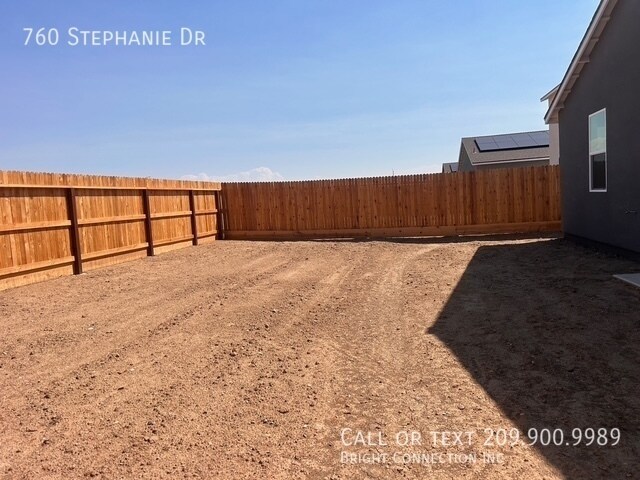 Building Photo - 760 Stephanie Dr