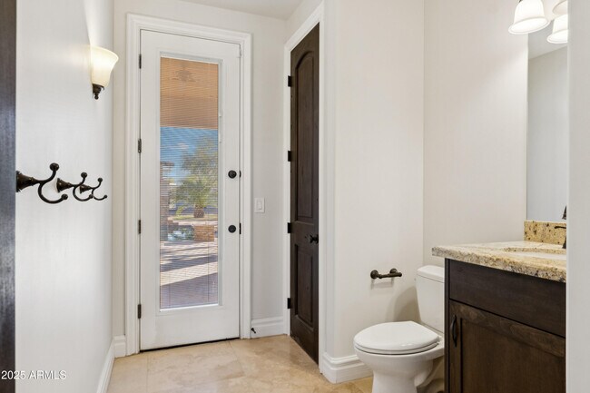 Building Photo - 11407 E Bellflower Ct